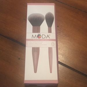 Moda Powder + Soft Glow Kit